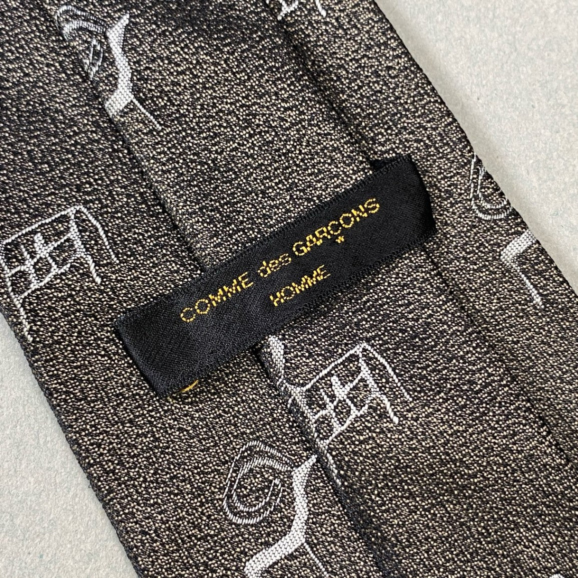 j16 COMME des GARCONS HOMME コムデギャルソン オム ネクタイ シルク 絹100% アニマル柄 フォーマル メンズu02t