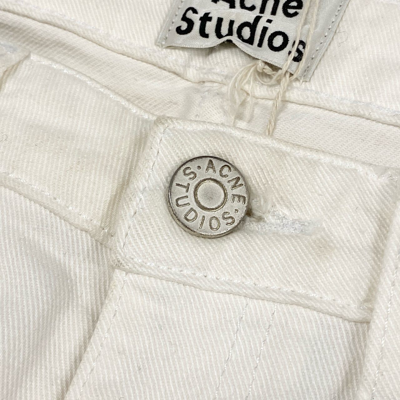 51f3 Acne Studios アクネ ストゥディオス Row White ストレッチ ホワイトデニムパンツ 27 ホワイト タグ付き ジーンズ パンツ
