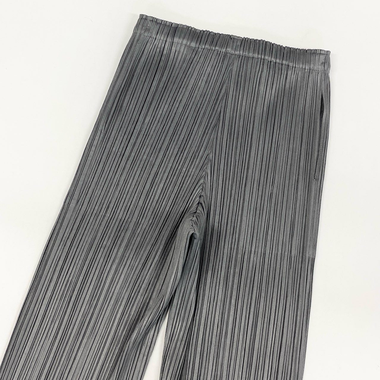 42h22 PLEATS PLEASE プリーツプリーズ イッセイミヤケ プリーツ加工 リラックスパンツ PP55-JF111 サイズ1 グレー ポリエステル レディースu02t