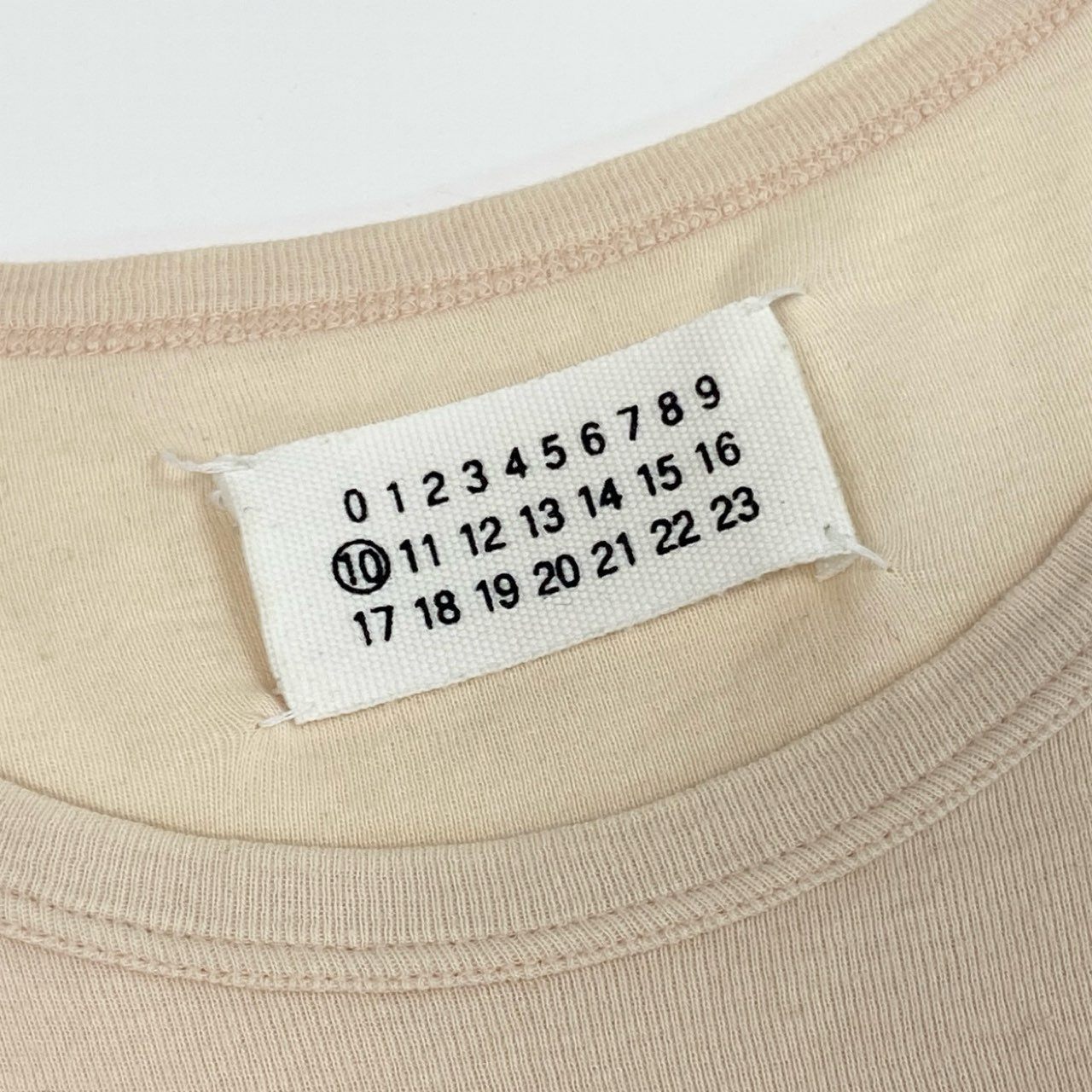 59j6 MaisonMargiela メゾンマルジェラ 半袖Tシャツ プリントカットソー クルーネック メンズ 紳士服 トップス ライトベージュu02t