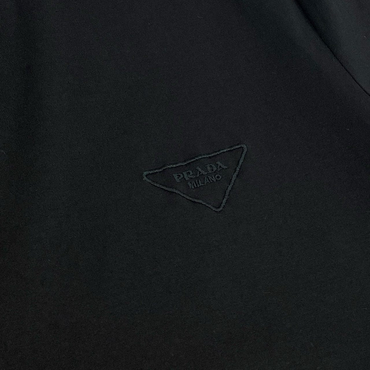 45j15 《美品》 PRADA プラダ トライアングルロゴ刺繍 ストレッチコットン 半袖Tシャツ カットソー トップス UJN712 サイズM ブラック メンズk02i