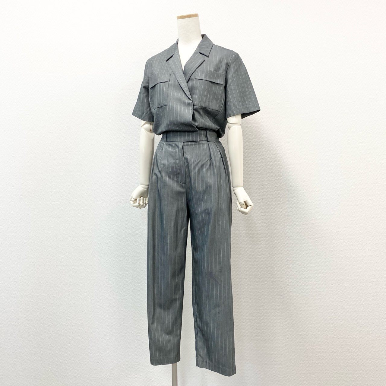 41c29 《美品》 RANDEBOO ランデブー オールインワン ジャンプスーツ 半袖 01031-08684 サイズF グレー ピンストライプ レディース