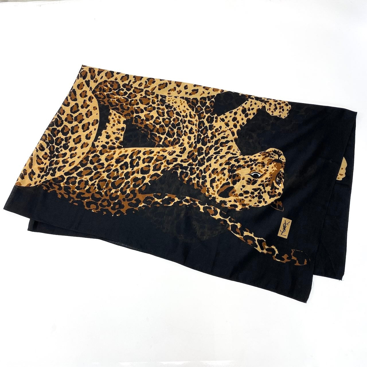c29 YVES SAINT LAURENT イヴサンローラン 超大判ストール ショール 190×124 6頭の豹 ブラック レオパード ユニセックスu02t c29 YVES SAINT LAURENT イヴサンローラン 超大判ストール ショール