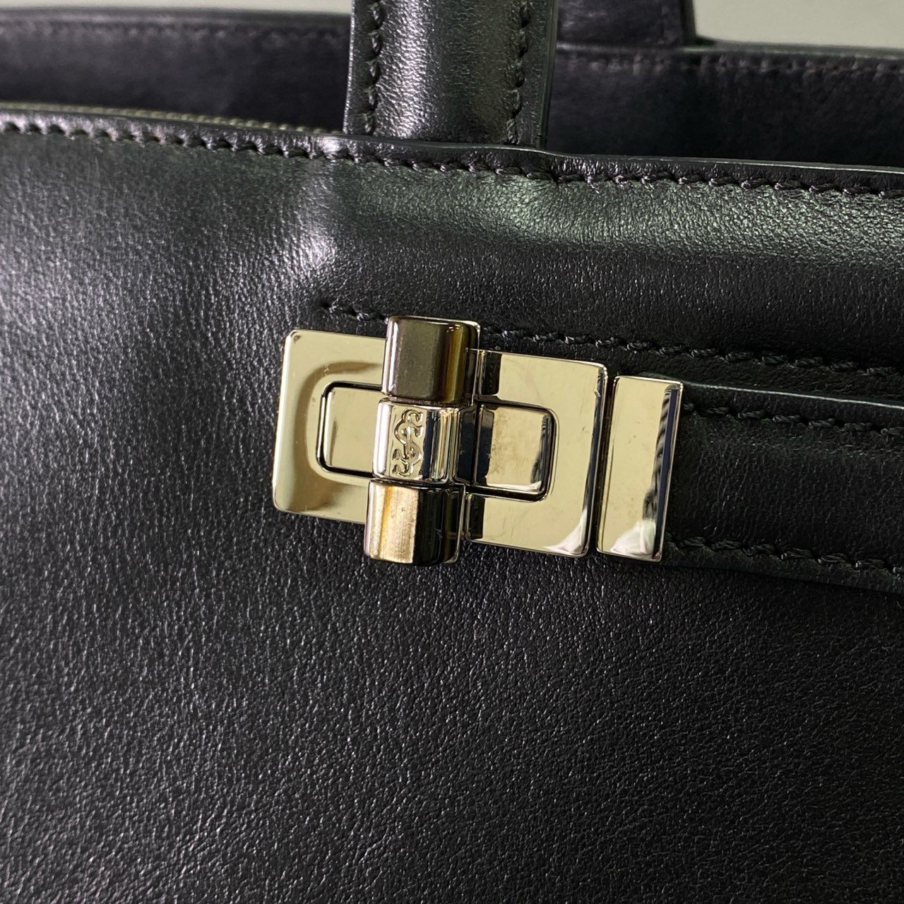 Hl10 定価¥129,249 SERAPIAN セラピアン 2WAY サイドストラップ トートバッグ ブラック レザー シルバー金具 カバン