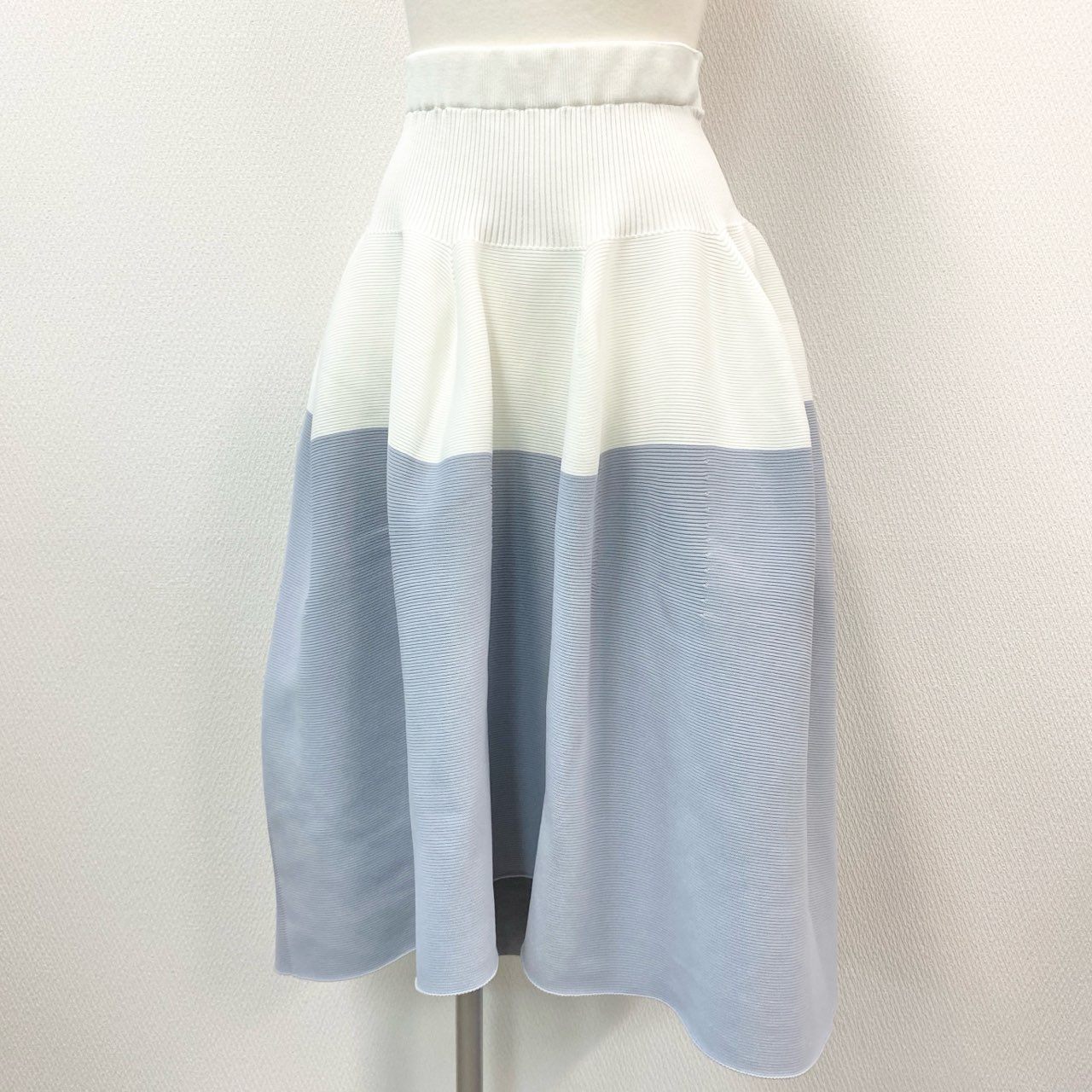76a14 《美品》 定価¥51,700 CFCL シーエフシーエル POTTERY ROUNDED HEM SKIRT ヘムスカート CF006KG008 1 ホワイト ライトグレー 日本製 伸縮性◎