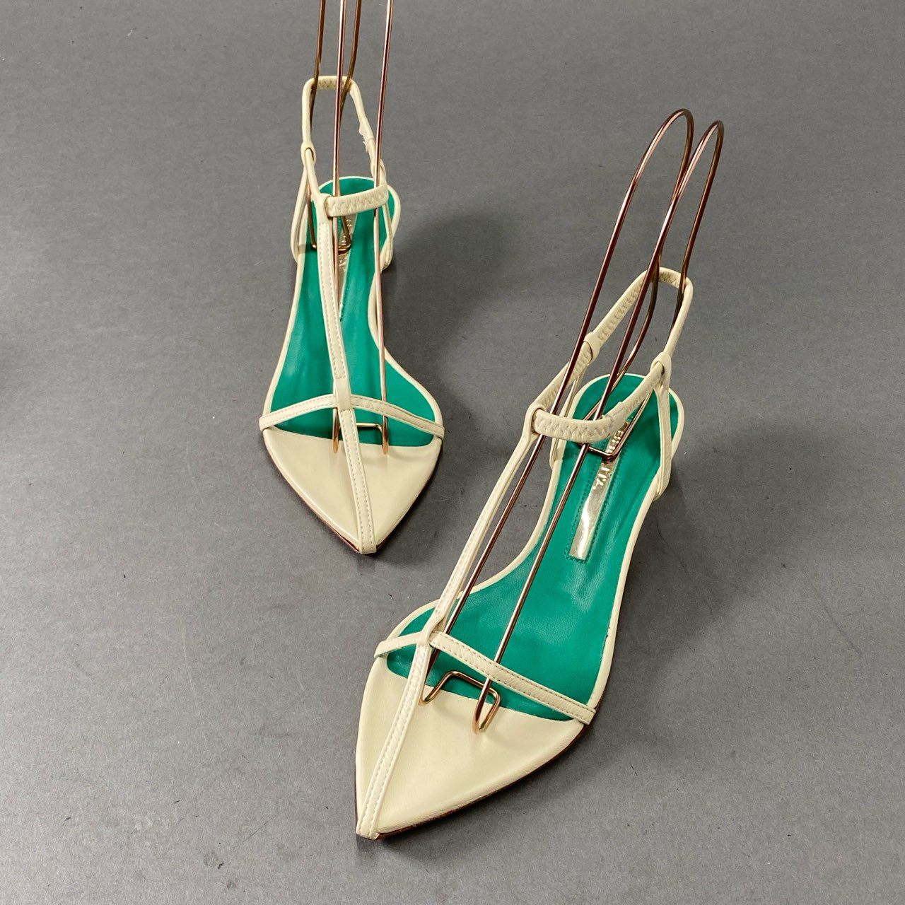 1f28 《美品》 定価¥46,200 BRENTA ブレンタ ANKLE GOM アンクルゴムストラップサンダル 36 ホワイト グリーン レザー イタリア製 シューズ