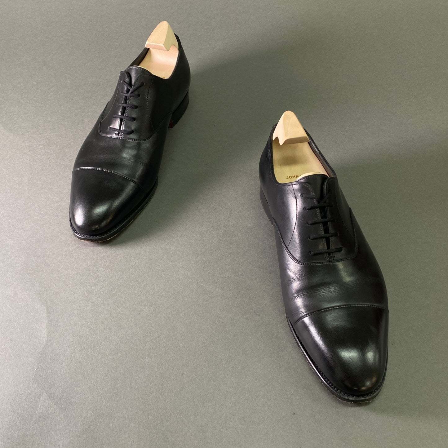 1a24 JOHN LOBB ジョンロブ CITY II シティー2 ドレスシューズ ストレートチップ ビジネス◎ フォーマル◎ 純正シューツリー付属 9E ブラック レザー