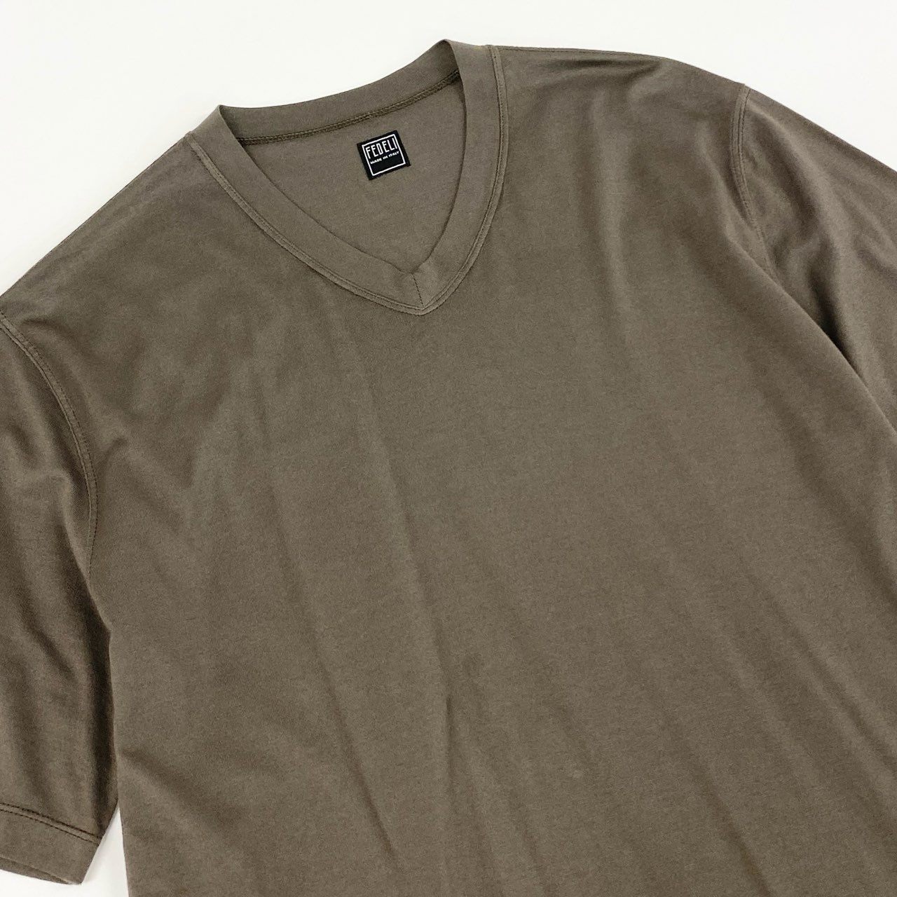 2f6 【未使用品】FEDELI フェデーリ マイクロゲージ 浅めVネック 半袖ニットシャツ ニットTシャツ サイズ44 ブラウン コットン100 メンズ 男性用