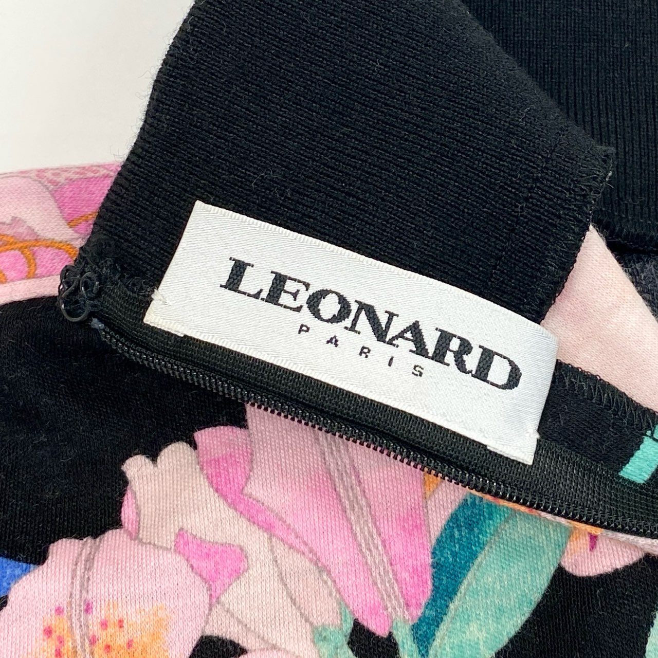 58f20 LEONARD PARIS レオナール 花柄プリント ハイネック長袖ワンピース バックジップ ロングスリーブ ドレス イタリア製 36 ブラック ウール ナイロン レディース