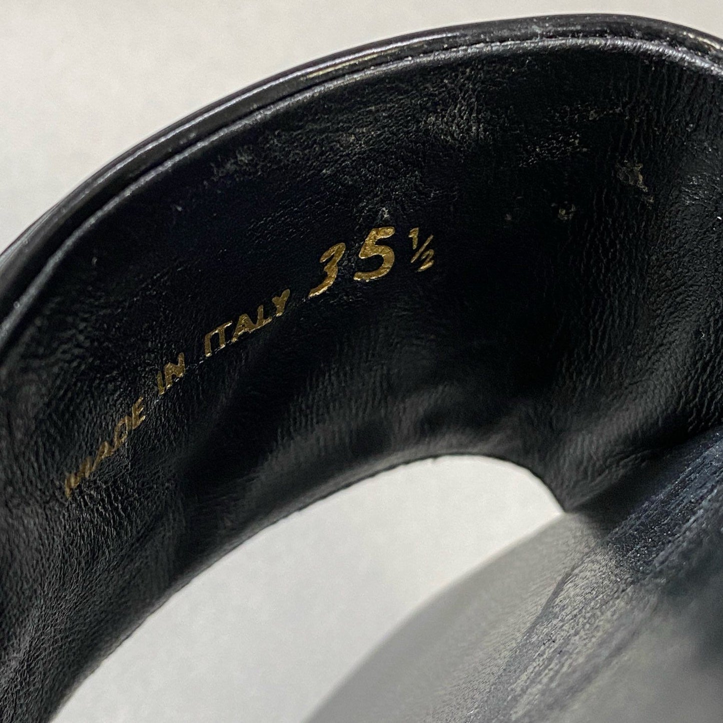 i30 《美品》 PRADA プラダ トライアングルロゴ パデッドナッパレザーサンダル 35 1/2 ブラック ミュール 三角ロゴ シューズt18r