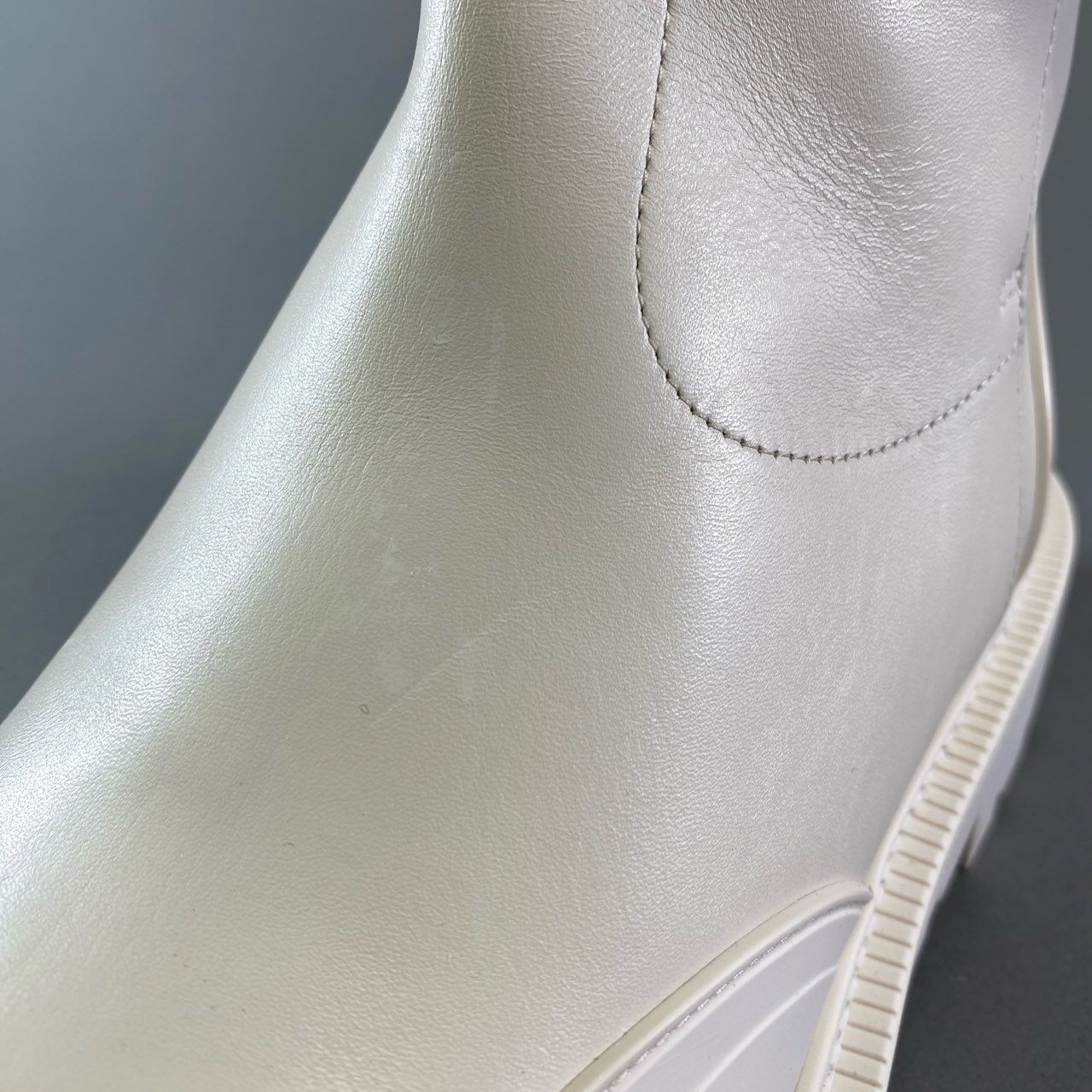 1h9《未使用品》 Christian Dior クリスチャンディオール 23SS EMPREINTE CD金具ベルト ブーツ 37 1/2 ホワイト レザー イタリア製 シューズt18r