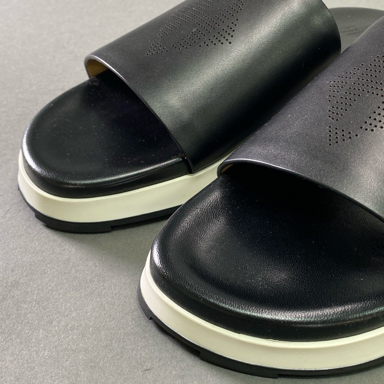 6f6 《極美品》 HERMES エルメス 廃盤 リフレックス Hロゴ サンダル 42 ブラック レザー シューズ 箱付き