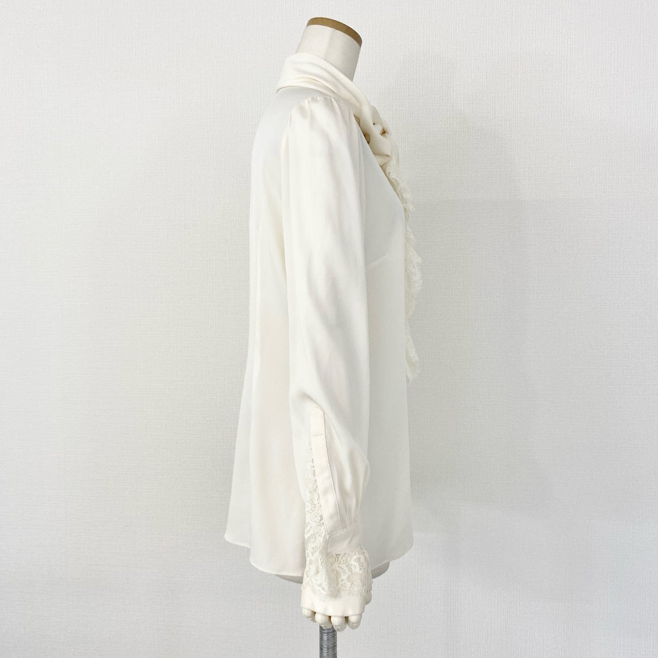 2f14-2 DOLCE&GABBANA ドルチェ&ガッバーナ レース切替 フリルブラウス ボウタイ シルクブラウス サイズ42 クリーム レディース 女性用