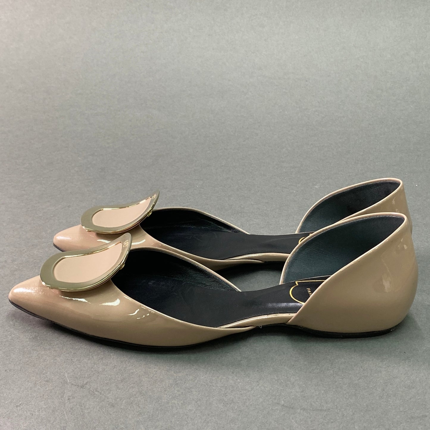 g29《極美品》 Roger Vivier ロジェヴィヴィエ Chips d’Orsay バレリーナフラットシューズ 34 1/2 ベージュ エナメル パンプス 箱有t18r