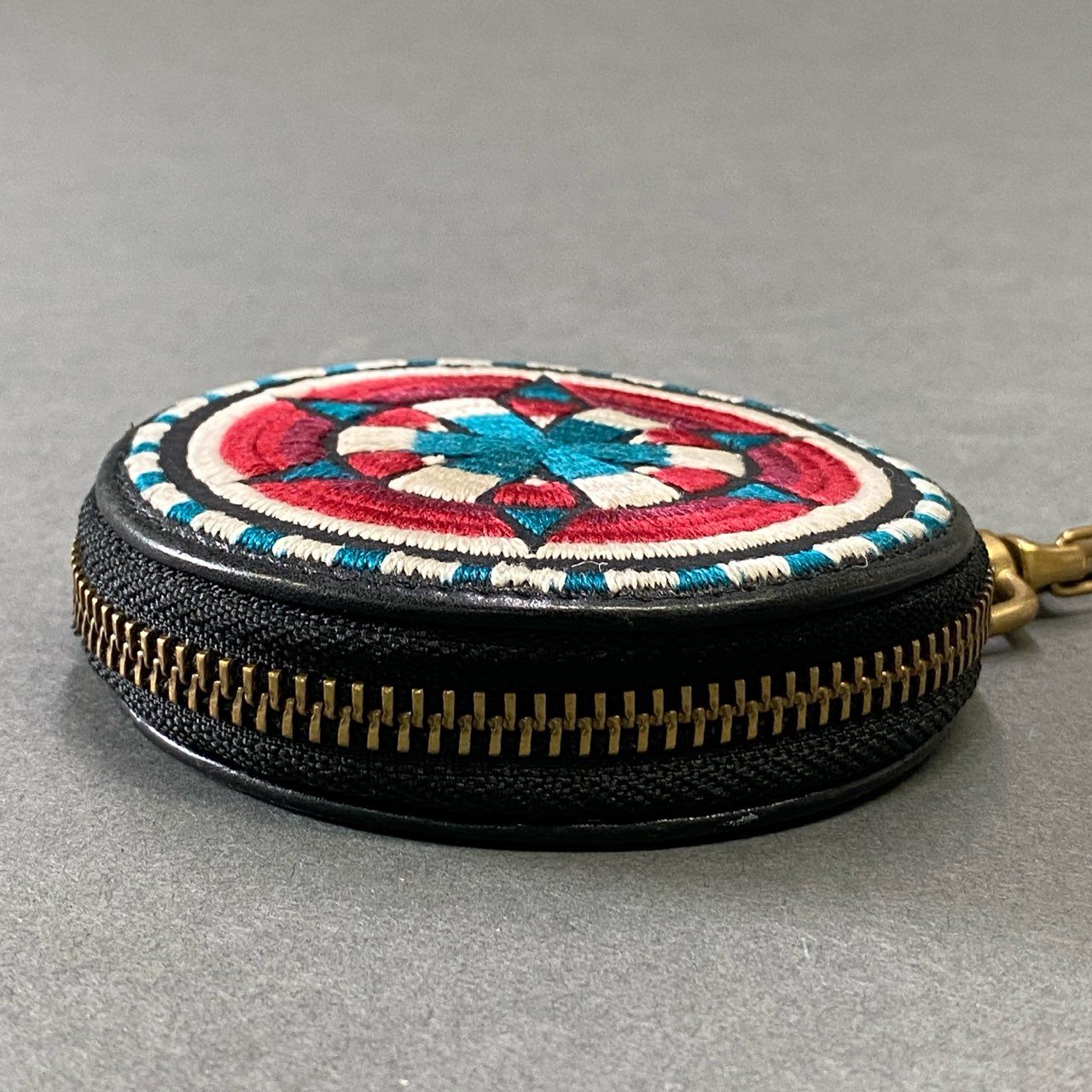 g7 Blackmeans ブラックミーンズ サークルポーチ コインケース leather coin case 財布 ポーチ ブラック レッド ブルー ホワイト レザー