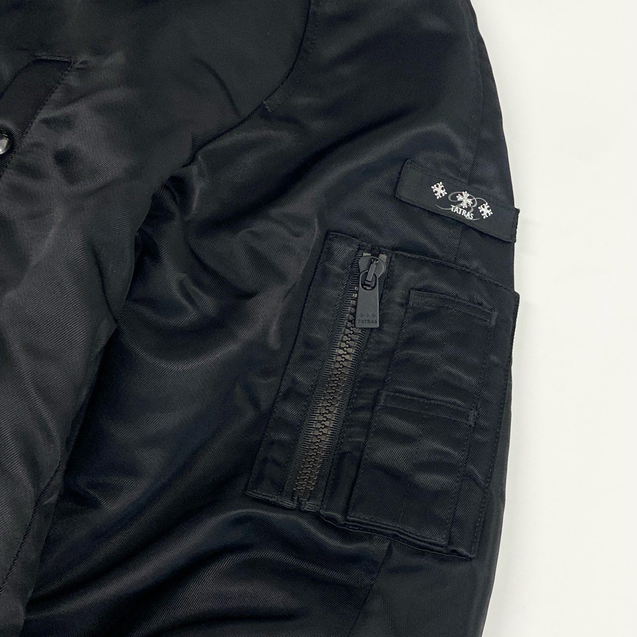 32a4 《美品》 TATRAS タトラス PETRONIO ペトロニオ ダウンジャケット 4 ブラック N-3B ラクーンファー コート
