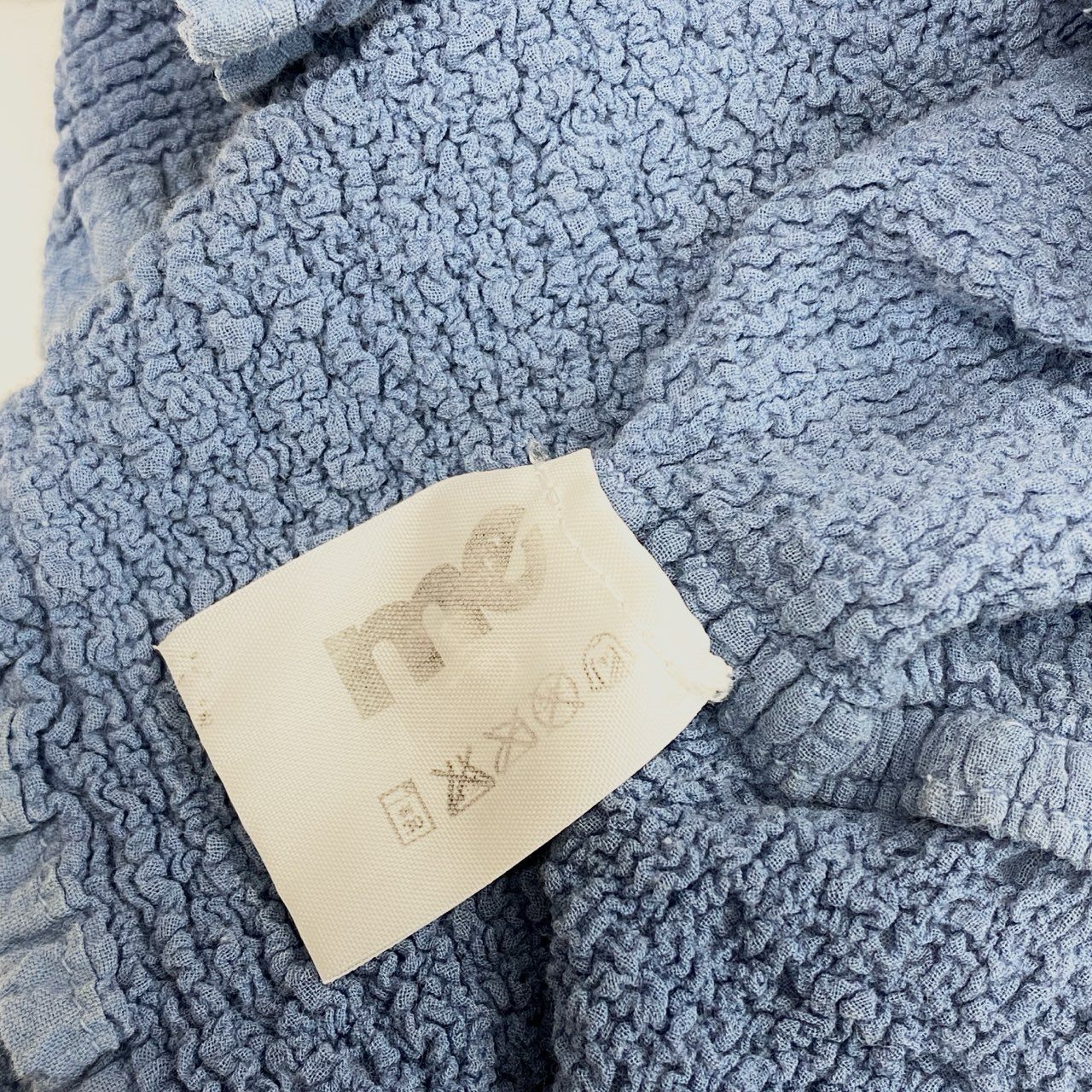 39b13 ISSEY MIYAKE me イッセイミヤケ ミー カリフラワーカーディガン ノーカラージャケット しわ加工 MI72FO449 ブルー レディースu02t