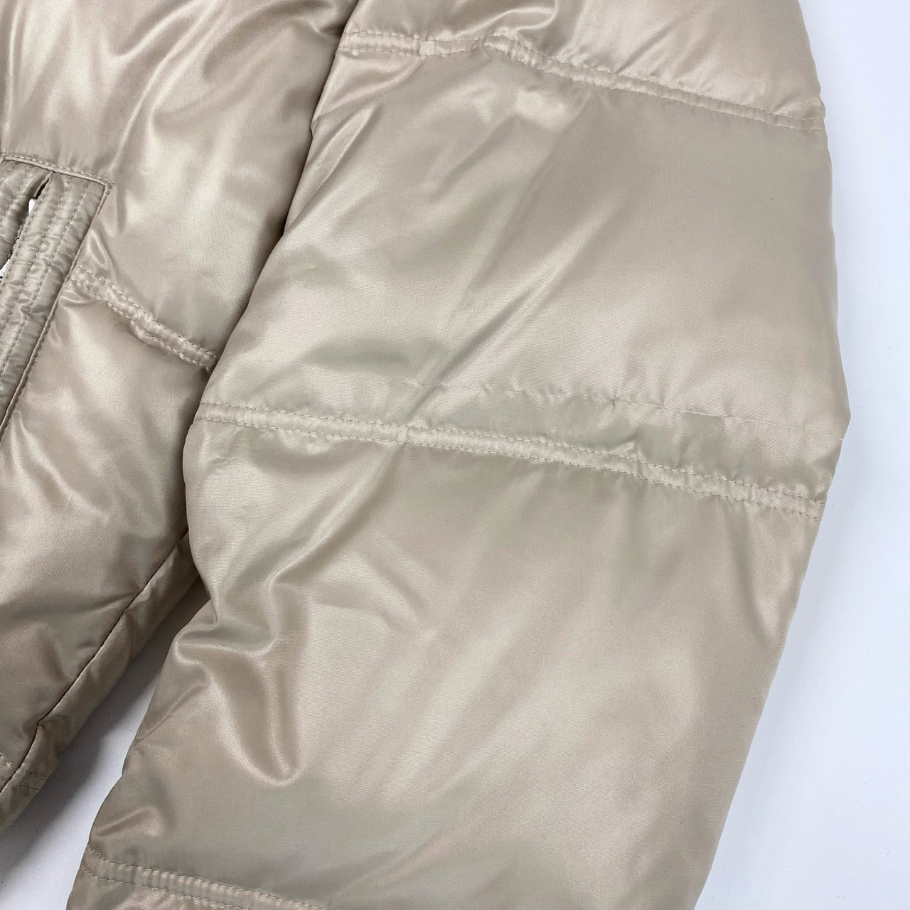 74k4 BURBERRY LONDON BLUE LABEL バーバリー ブルーレーベル ロゴ刺繍 ダウンジャケット 裏地チェック柄 フード着脱可 FCK40-733-40 Mサイズ ライトベージュ メンズo07t