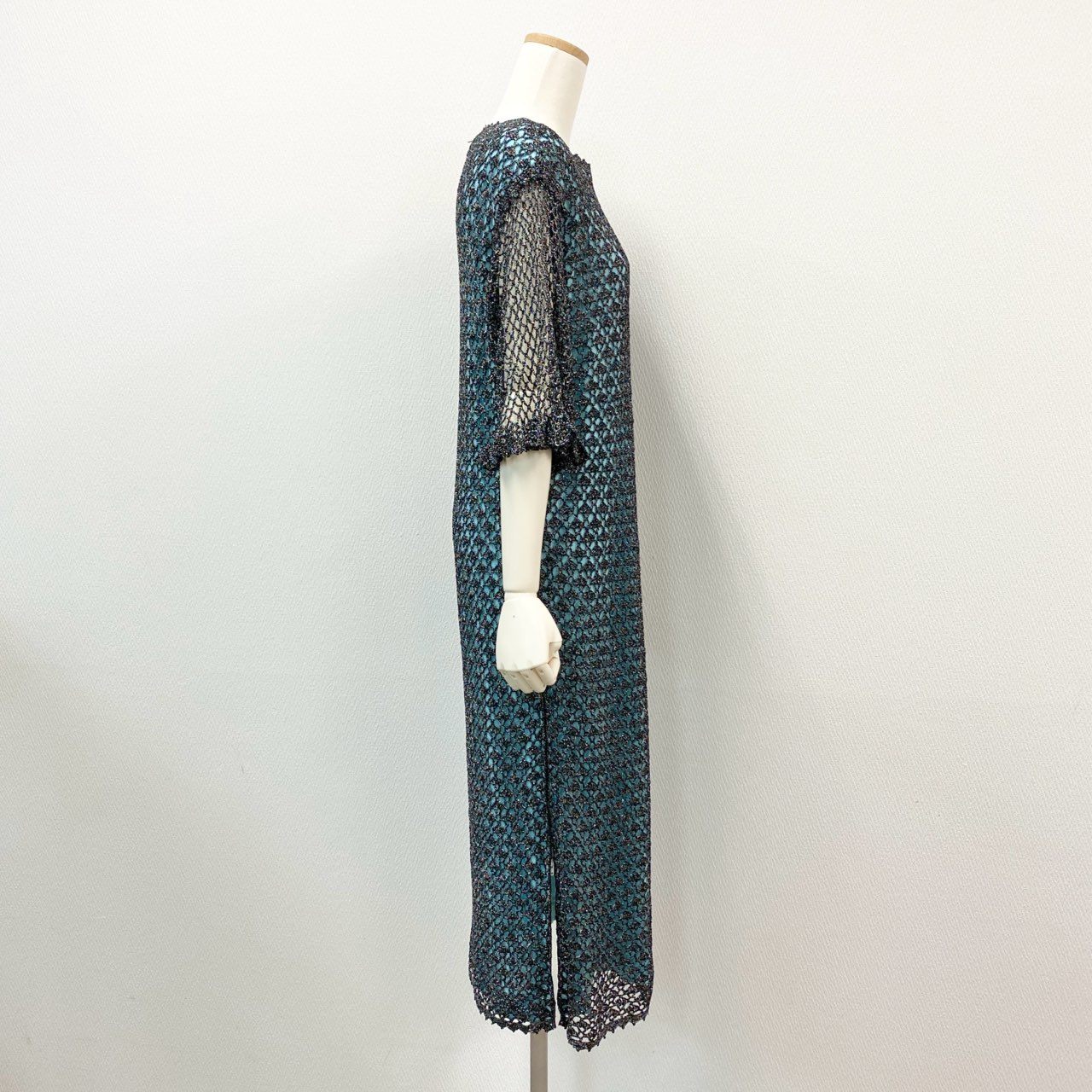 81j8《美品》SAITO TOYOKO 斎藤都世子 サイトウトヨコ ニットワンピース ロングワンピース 五分袖 ラメニット ライトブルー マルチカラー レディースo07t