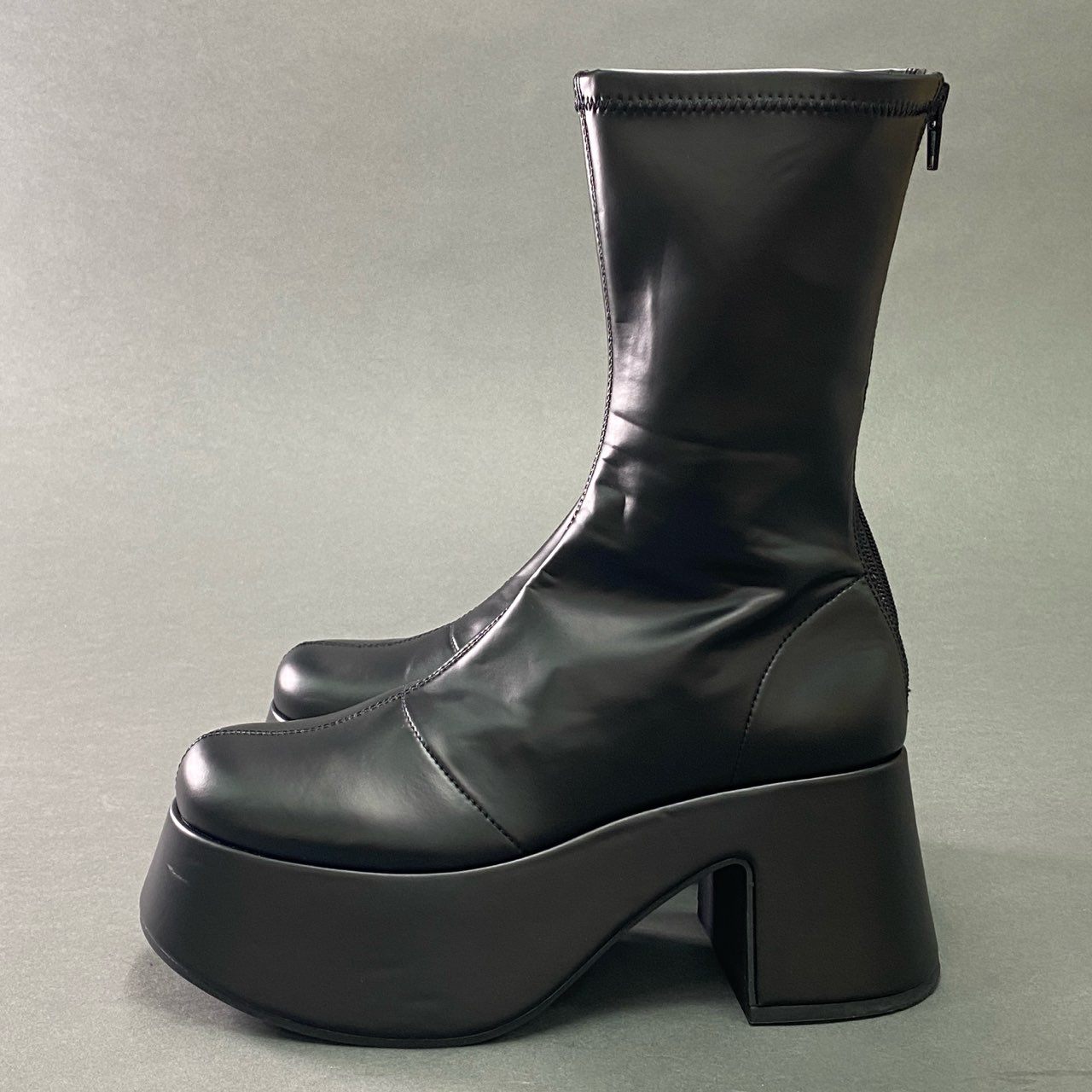 3c11 CHARLES KEITH チャールズキース ルビナ バックジップ プラットフォームブーツ 37 ブラック シューズ