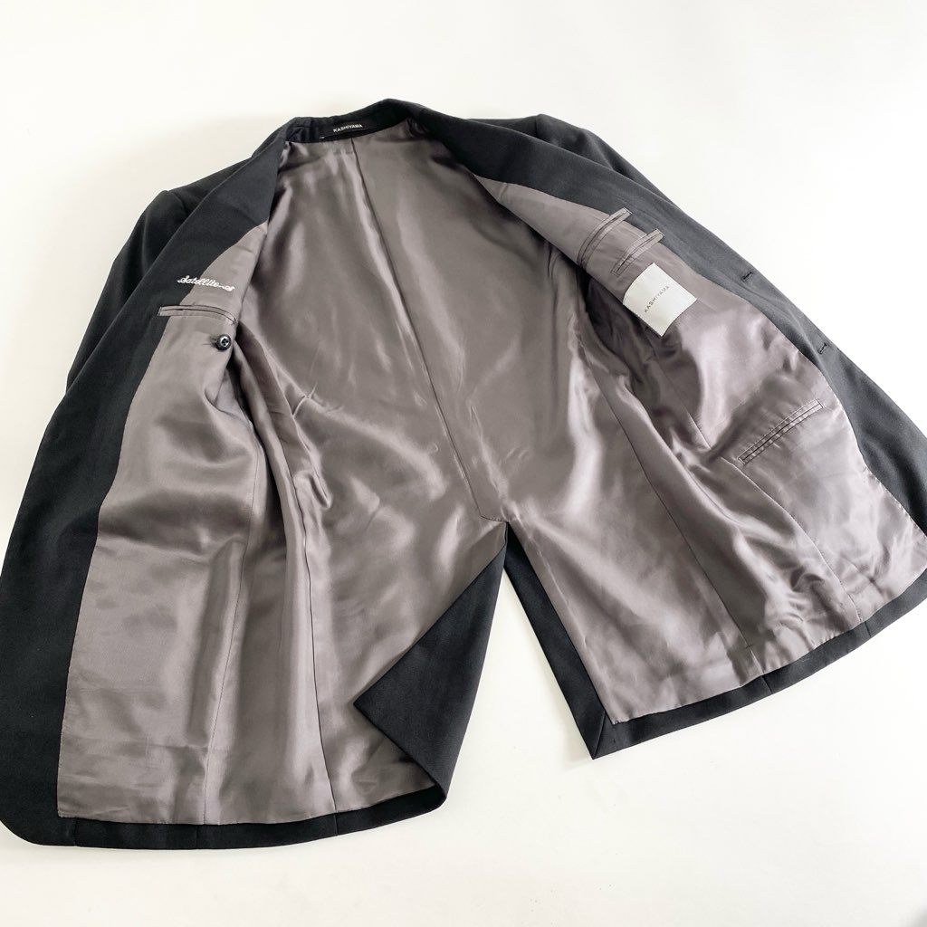 45f12-2 《美品》 KASHIYAMA オンワード樫山 2ボタン シングルスーツ セットアップ 3ピーススーツ 2022年製造 無地 冠婚葬祭 サイズS相当 ブラック メンズ 男性用