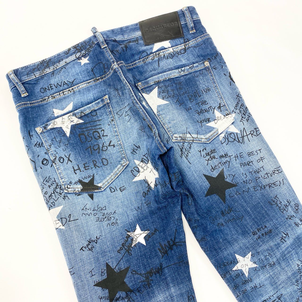23i17 DSQUARED2 ディースクエアード Star Wash Skater Jean スター ウォッシュ スケーター デニムパンツ ジーンズ 総柄プリント ラインストーン イタリア製 S71LB1063 48 インディゴブルー コットン メンズo07t