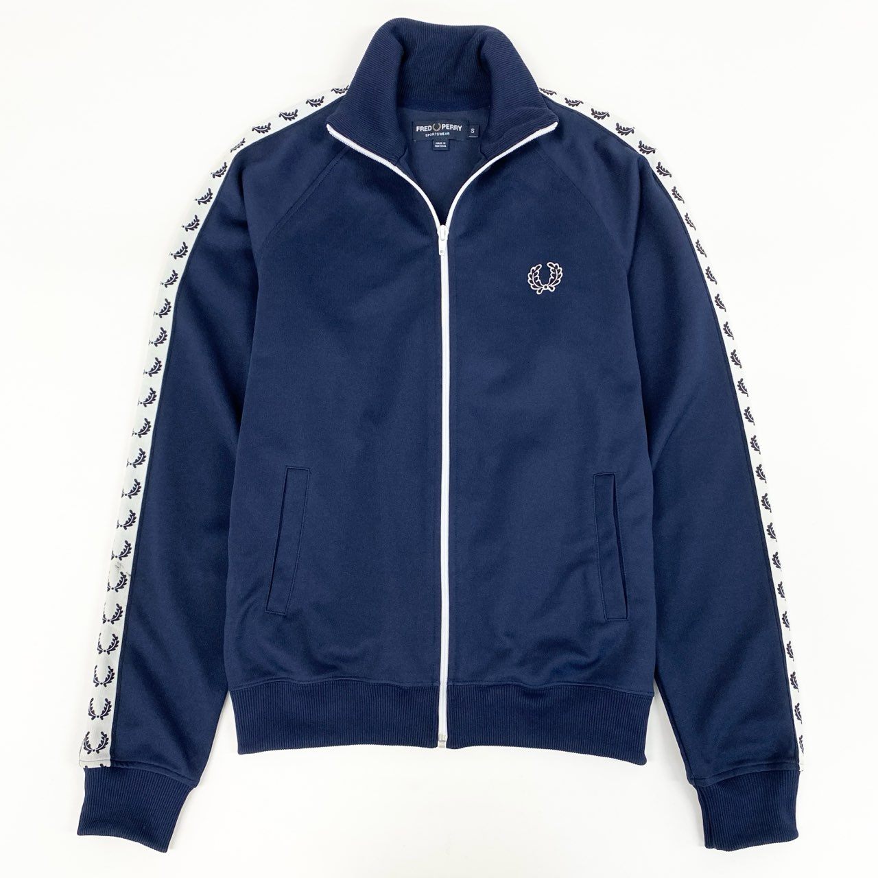 68g24 【ポルトガル製】FRED PERRY フレッドペリー サイドライン トラックジャケット ジャージ サイズS ネイビー メンズ ジャケット_