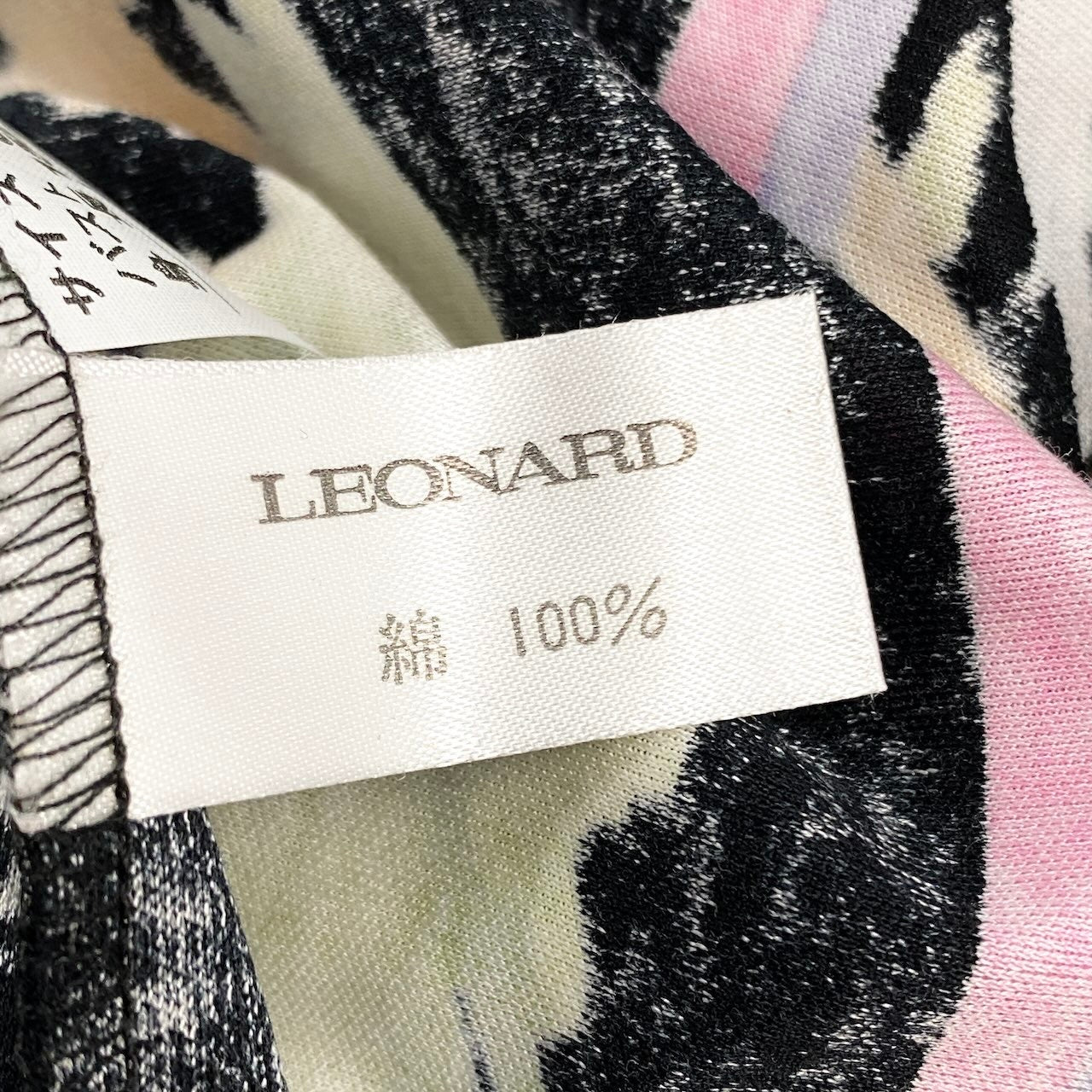 27f17 LEONARD レオナール 半袖Tシャツ カットソー 美しい花柄プリント サイズL ブラック コットン100% レディース 女性服u02t