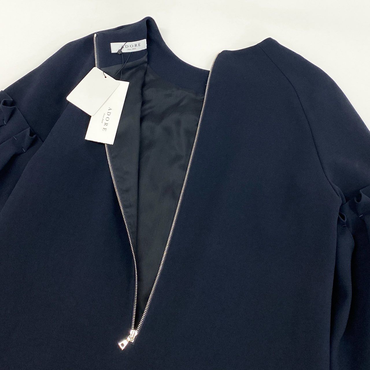 40h24 《極美品》ADORE アドーア クルーネック フレアワンピース 長袖 フレアスリーブ 膝丈 531-7140327 38サイズ ブラック レディース 女性用k02i