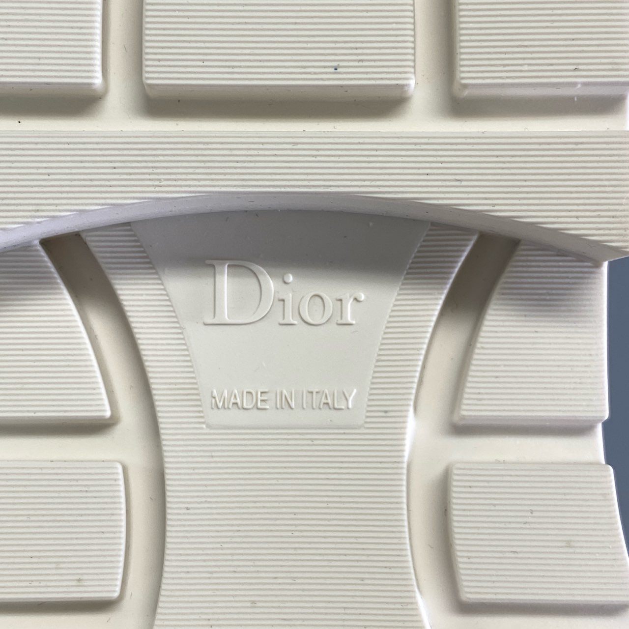 1h9《未使用品》 Christian Dior クリスチャンディオール 23SS EMPREINTE CD金具ベルト ブーツ 37 1/2 ホワイト レザー イタリア製 シューズt18r