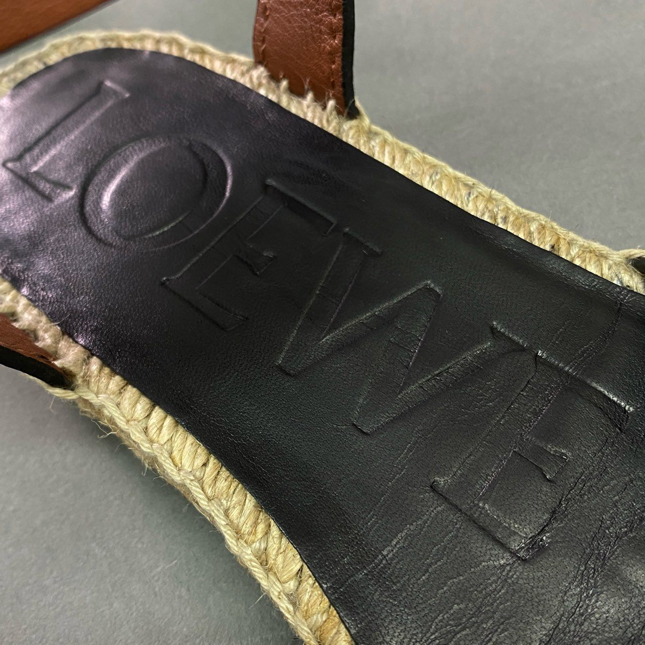 1b7 《美品》 LOEWE ロエベ ゲートフラットサンダル 36 ブラウン レザー スペイン製 シューズ 箱付き 夏