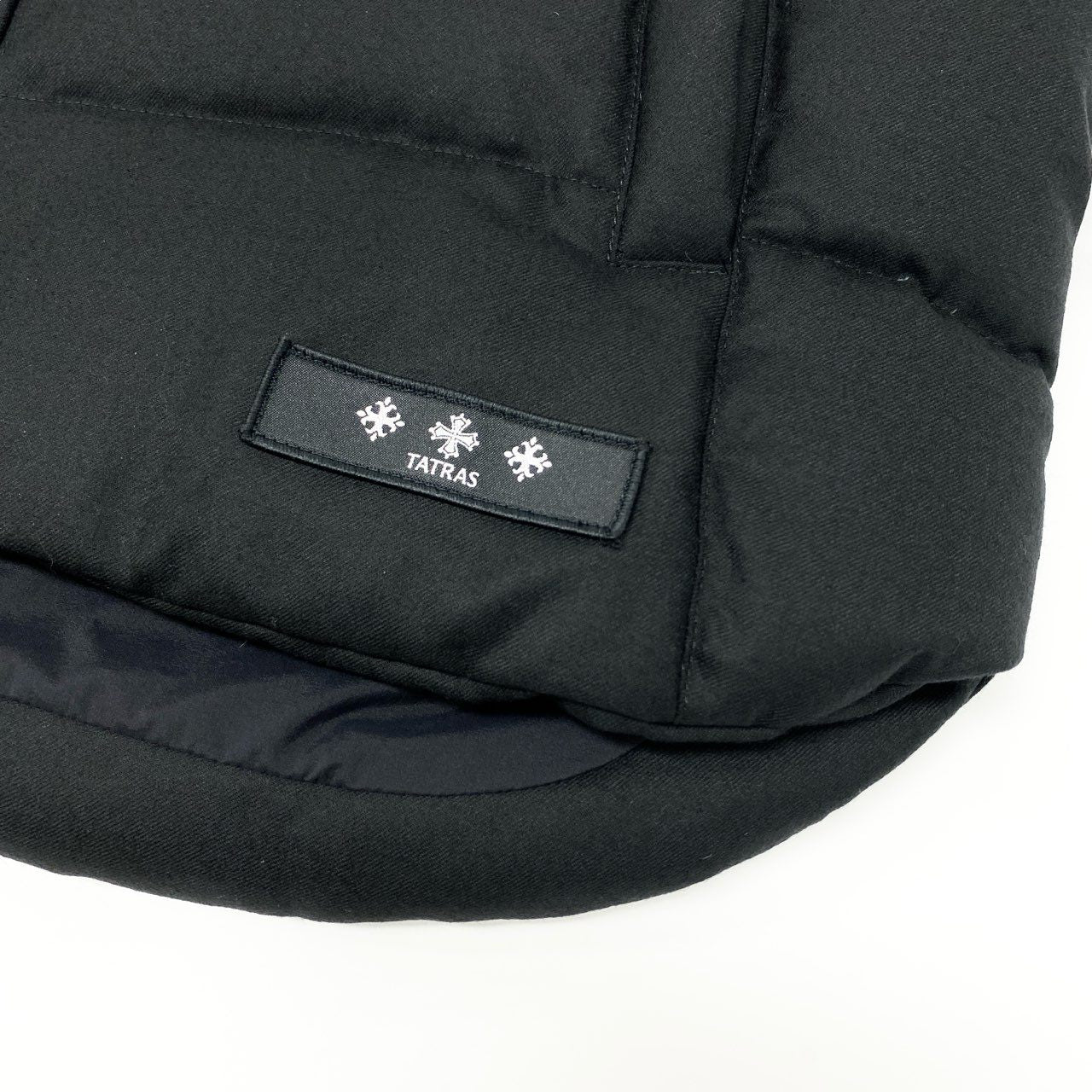 86j20 《美品》 TATRAS タトラス 2024年モデル PSETTO ダウンベスト MTOU24A4969 2 ブラック WEAVA社 紳士服t18r