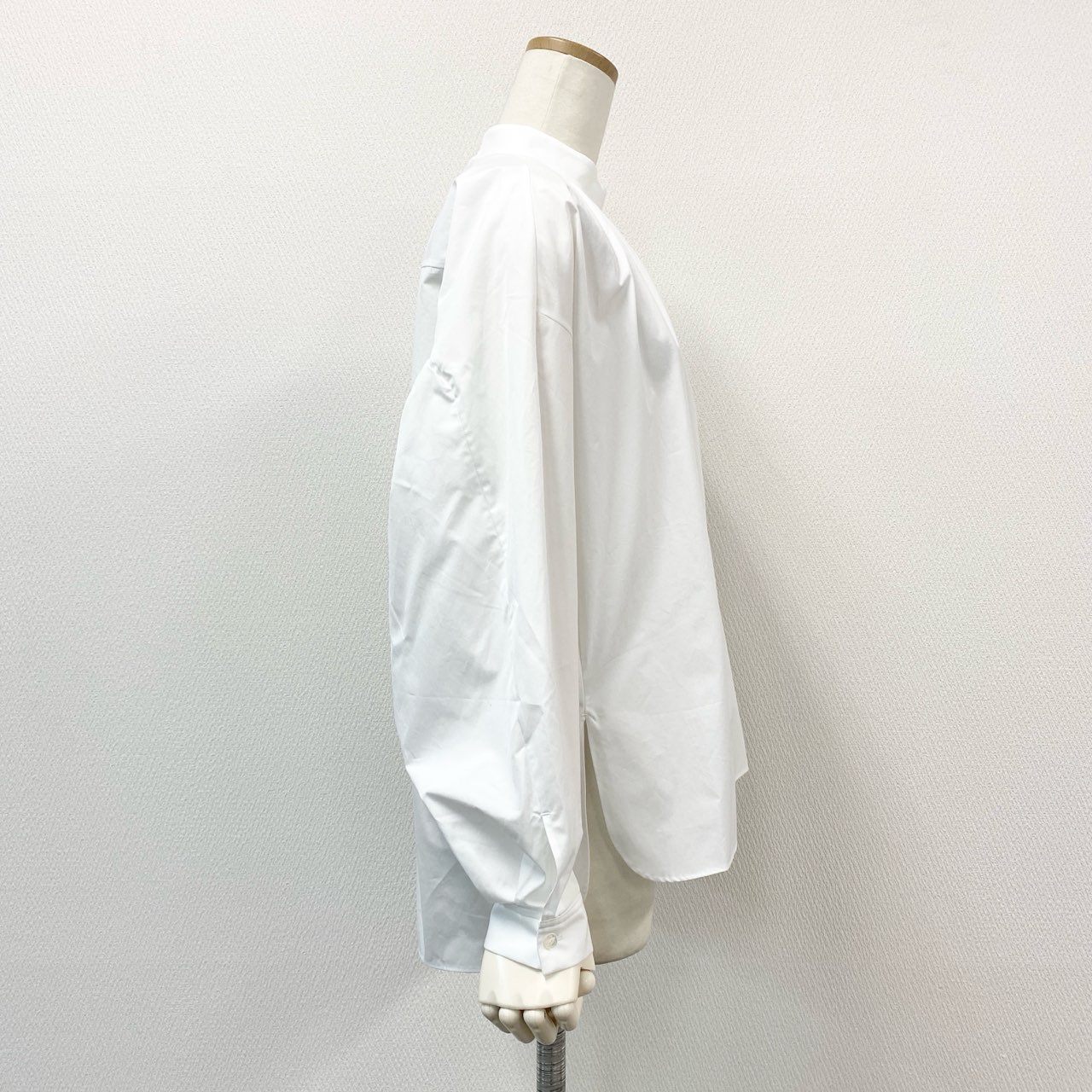 74c14 【美品】 Drawer ドゥロワー 長袖ブラウス 白シャツ チュニックシャツ ノーカラーシャツ 薄手シャツ バックボタン 6521-299-1111 36 ホワイト コットン