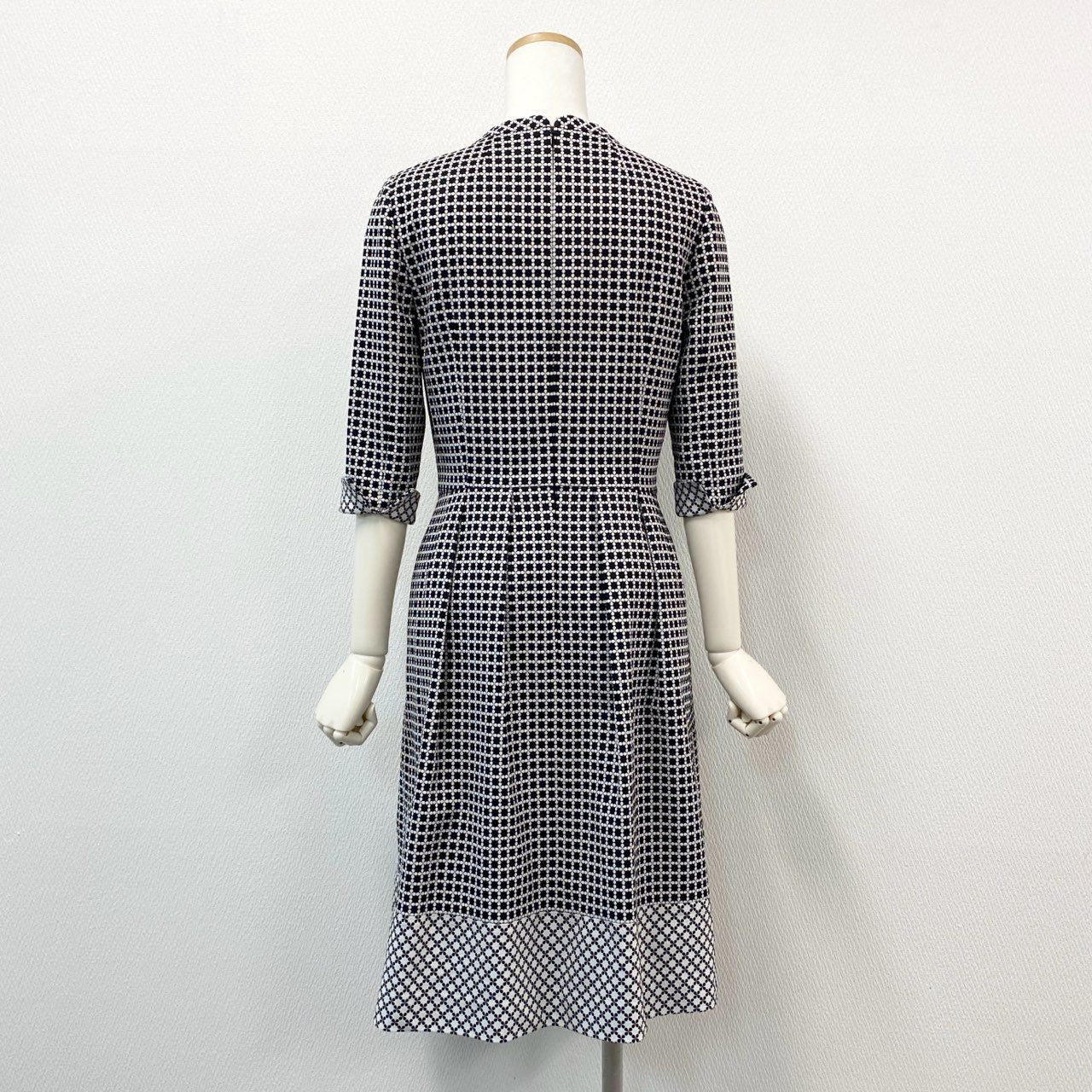 64g24【美品】 Leilian レリアン 七分袖ワンピース プリーツスカート モノクロ ウエスト切替 日本製 レディース 女性用 9 ブラック×ホワイト_