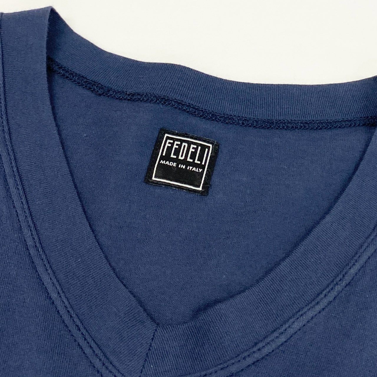 2f6 【未使用】イタリア製 FEDELI フェデーリ マイクロゲージ 半袖ニットシャツ ニットTシャツ 浅めVネック サイズ46 ネイビー メンズ 男性用