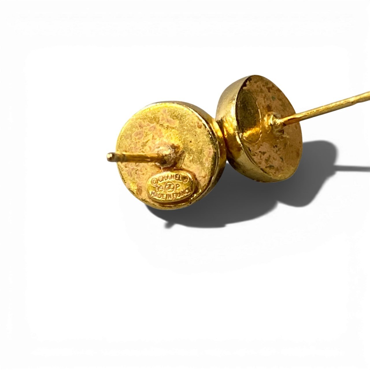 b2 Vintage CHANEL 1997 Coco mark ココマーク Small pierced earrings ピアス レディース 女性用ta1