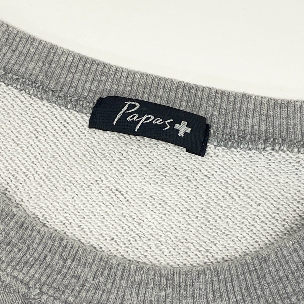 12f11 PAPAS+ パパスプラス トレーナー クルーネック ワッペン 刺繍 メンズ トップス スウェット コットン 男性用 DO41AUTR001 L グレー