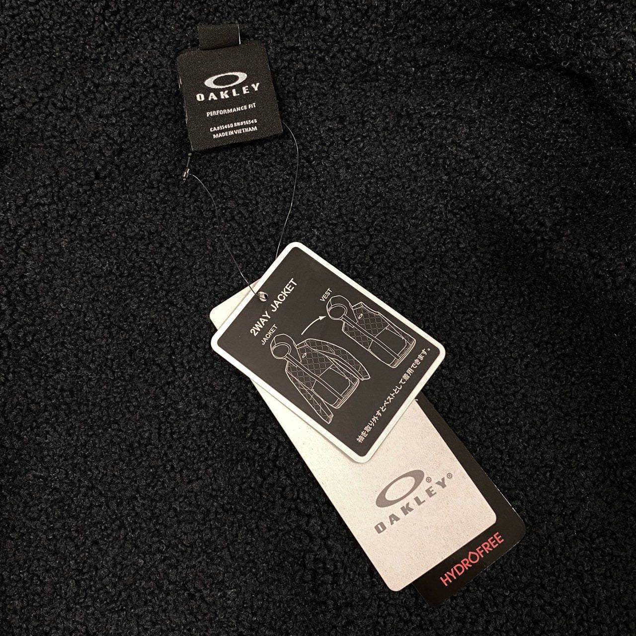 77i10-1《未使用品》タグ付 OAKLEY オークリー UNEVEN PUFF JACKET 3.0 中綿2wayジャケット ベスト ゴルフウェア アウター ロゴ刺繍 大きいサイズ FOA402870 2XL ネイビー メンズk02i