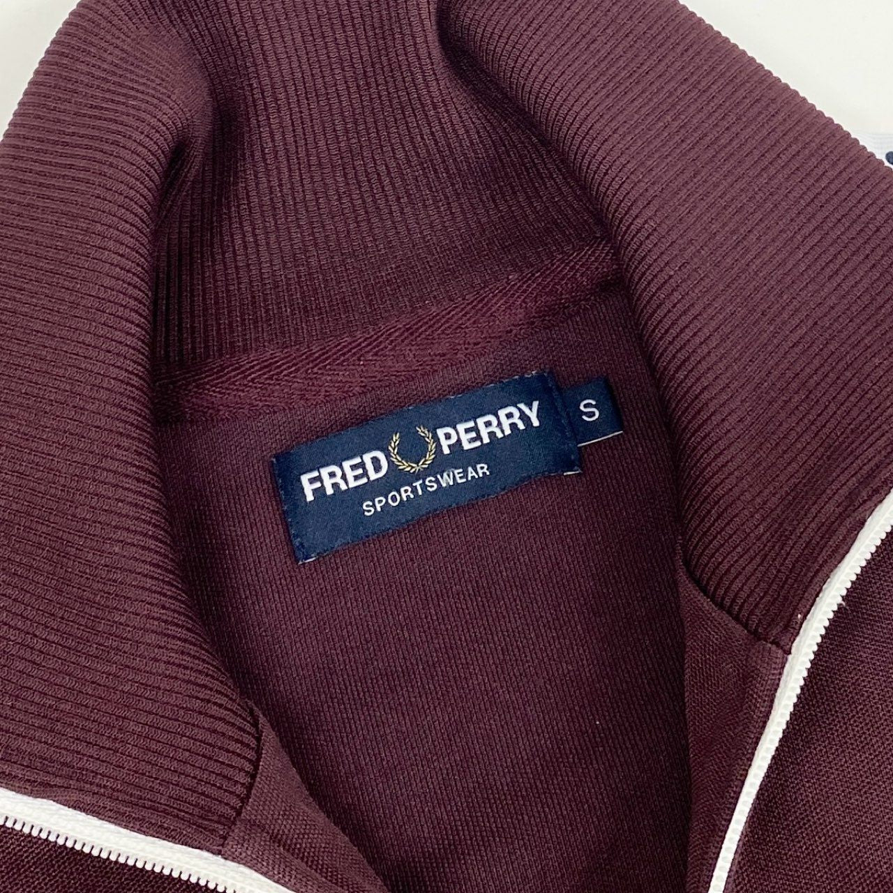 68g24 FRED PERRY フレッドペリー サイドライン トラックジャケット ジャージ サイズS ボルドー メンズ ジャケット_