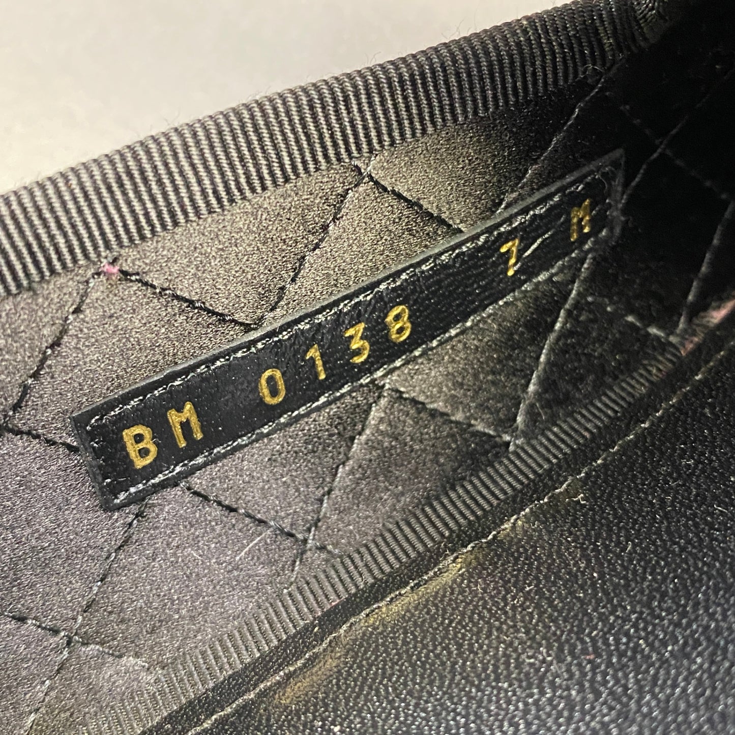 2h9《美品》LOUIS VUITTON ルイヴィトン オートゥイユレインオペラシューズ ローファー ベルベット LVロゴ 7 ピンク メンズu02t