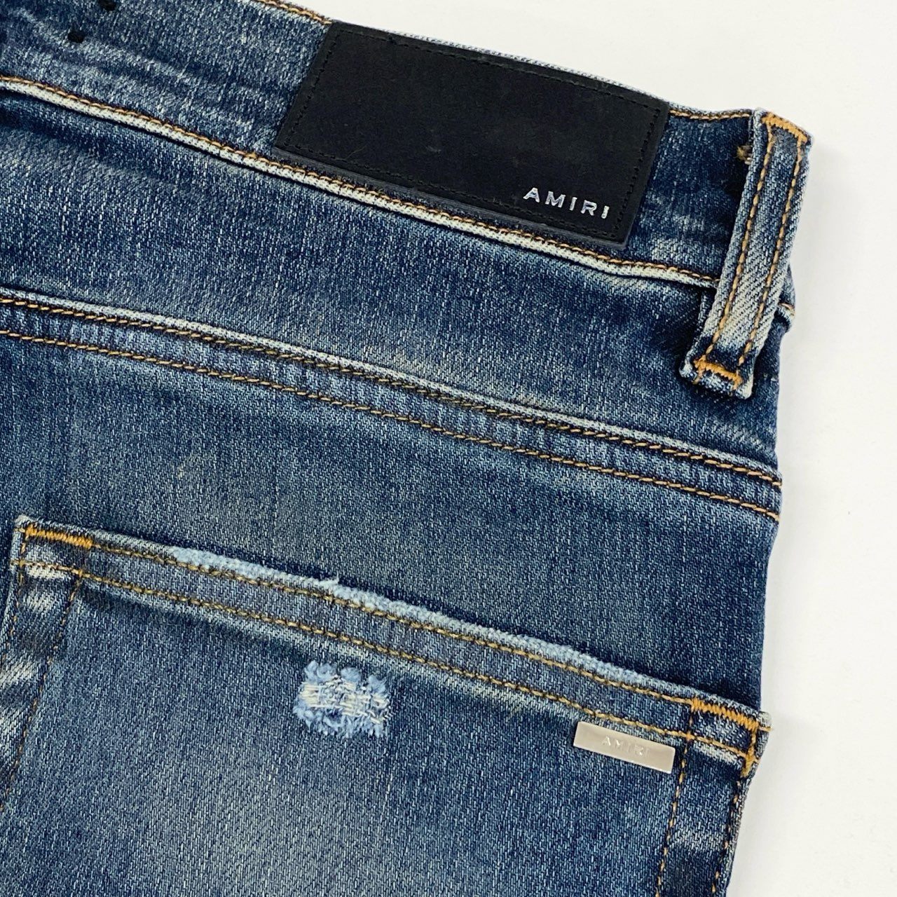 19g28《未使用》タグ付 AMIRI アミリ 蛇腹ダメージ加工 スキニーデニムパンツ ジーンズ ボトムス クラッシュ加工 SR1PXMD001SAMDSI 28 インディゴブルー コットン メンズ