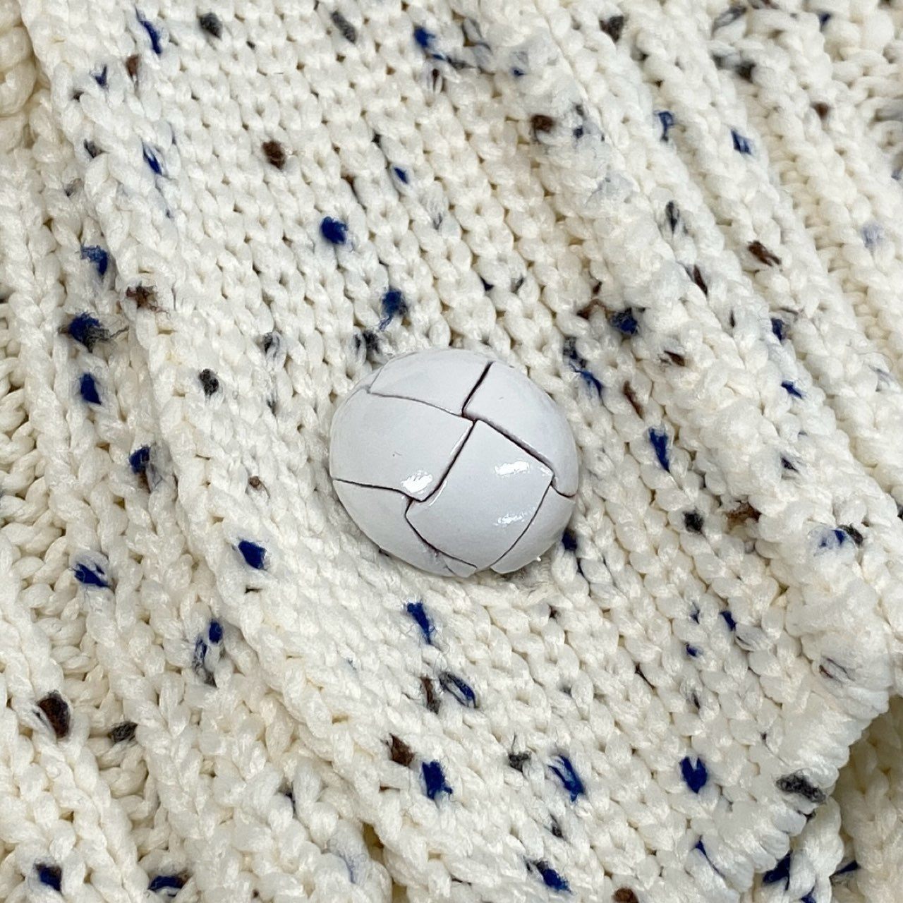 73f27 極美品 sacai サカイ 25ss Nep Yarn Knit Cardigan ニットカーディガン 変形デザイン レザー切替 25-07656 1 ホワイト系 ポリエステル レディース
