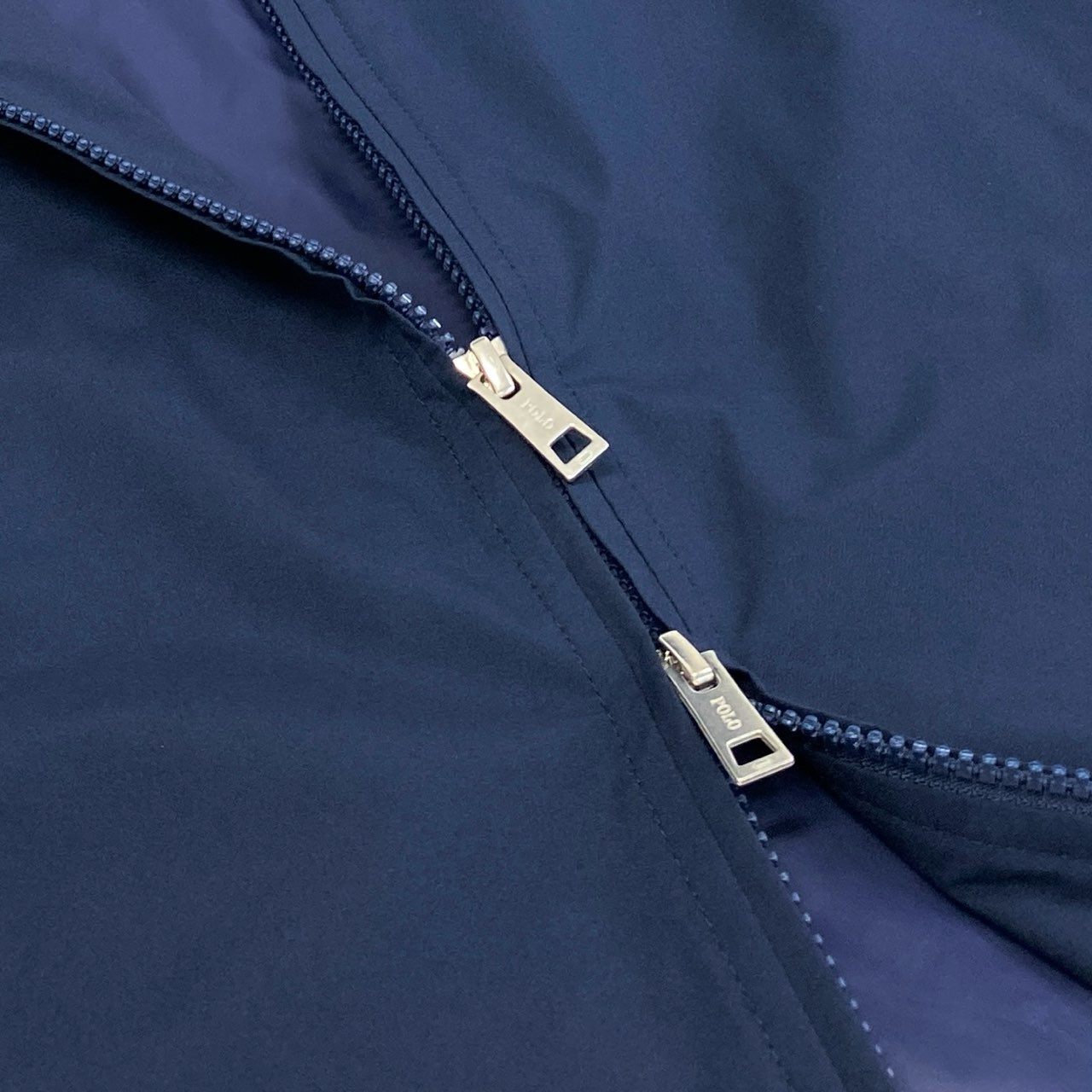 28f14 《美品》 POLO GOLF RALPH LAUREN ポロゴルフ ラルフローレン ブルゾン ジャケット ポニー刺繍 撥水 ストレート サイズXS ネイビー メンズ 紳士服 ゴルフウェア