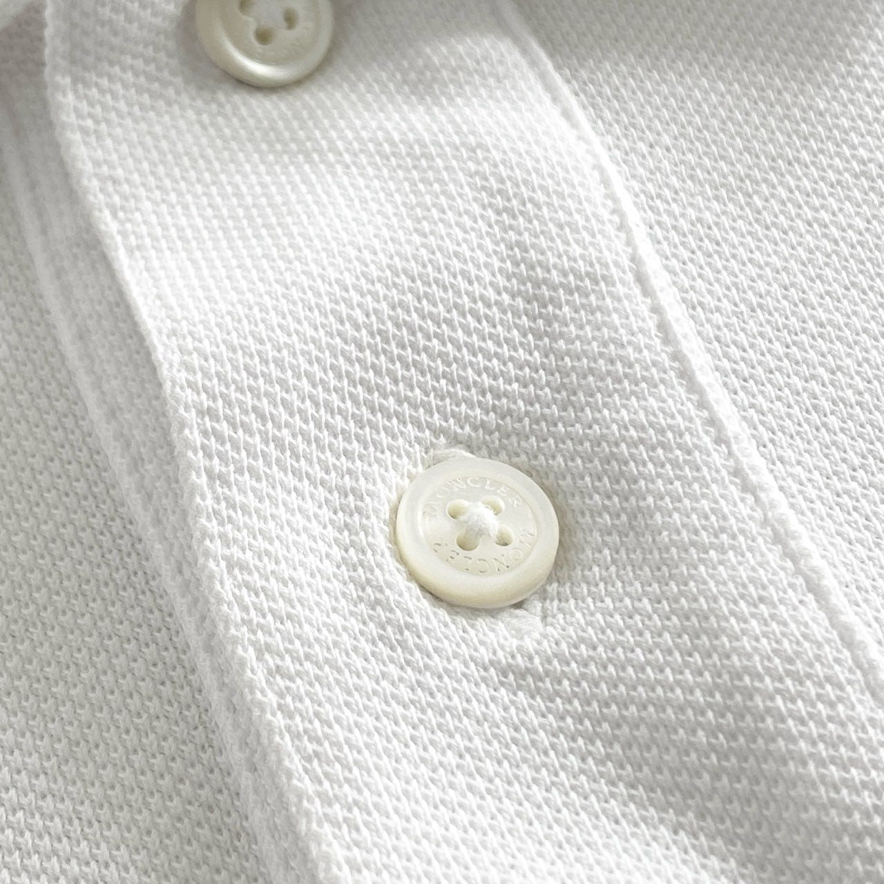 37e26 《美品》 MONCLER モンクレール フロントワッペンロゴ 半袖ポロシャツ E10918304300 鹿の子ポロ M ホワイト コットン100 メンズ