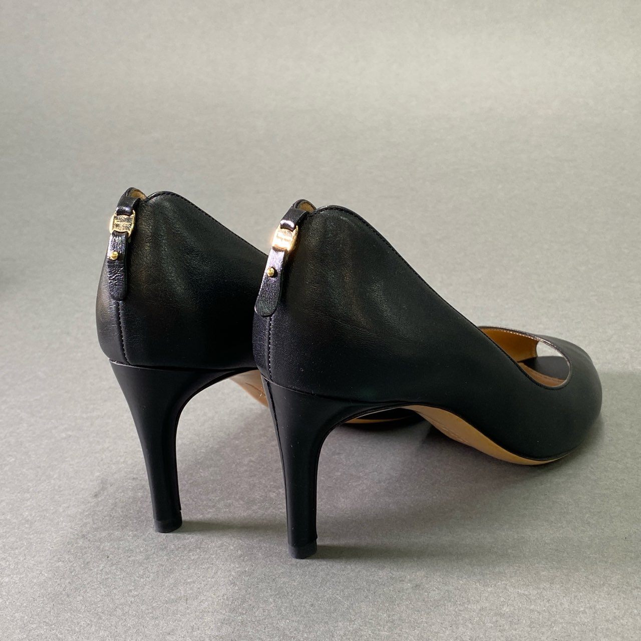 5f8 《美品》 Salvatore Ferragamo サルヴァトーレ フェラガモ バックプル レザー オープントゥ パンプス 5 1/2 ブラック leather サンダル シューズ イタリア製 保存袋付き