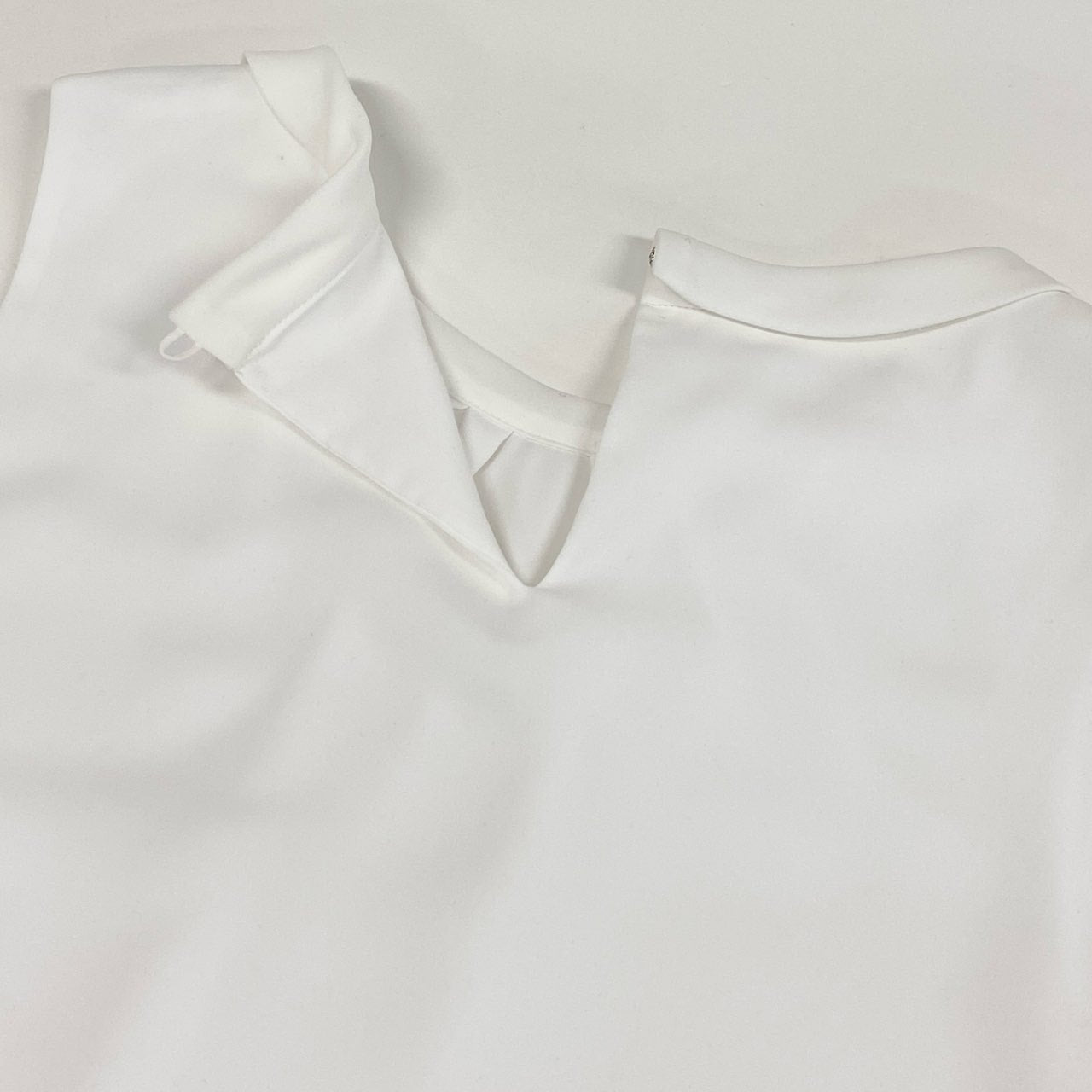 54d8 《新品タグ付き》 FOXEY NEW YORK フォクシーニューヨーク Blouse Powder Grace ノースリーブ シャツ ブラウス 33167 サイズ38 ホワイト ポリエステル100% レディース 日本製