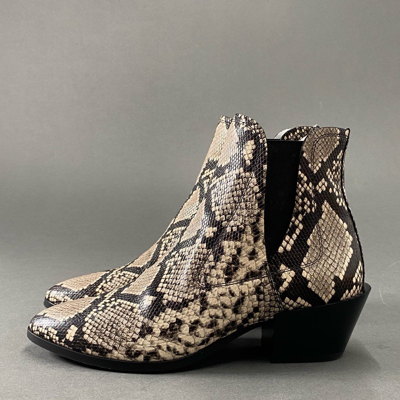 3i27 《美品》 TOD'S トッズ イタリア製 パイソン ウエスタンショートブーツ チャンキーヒール 37 1/2 ベージュ