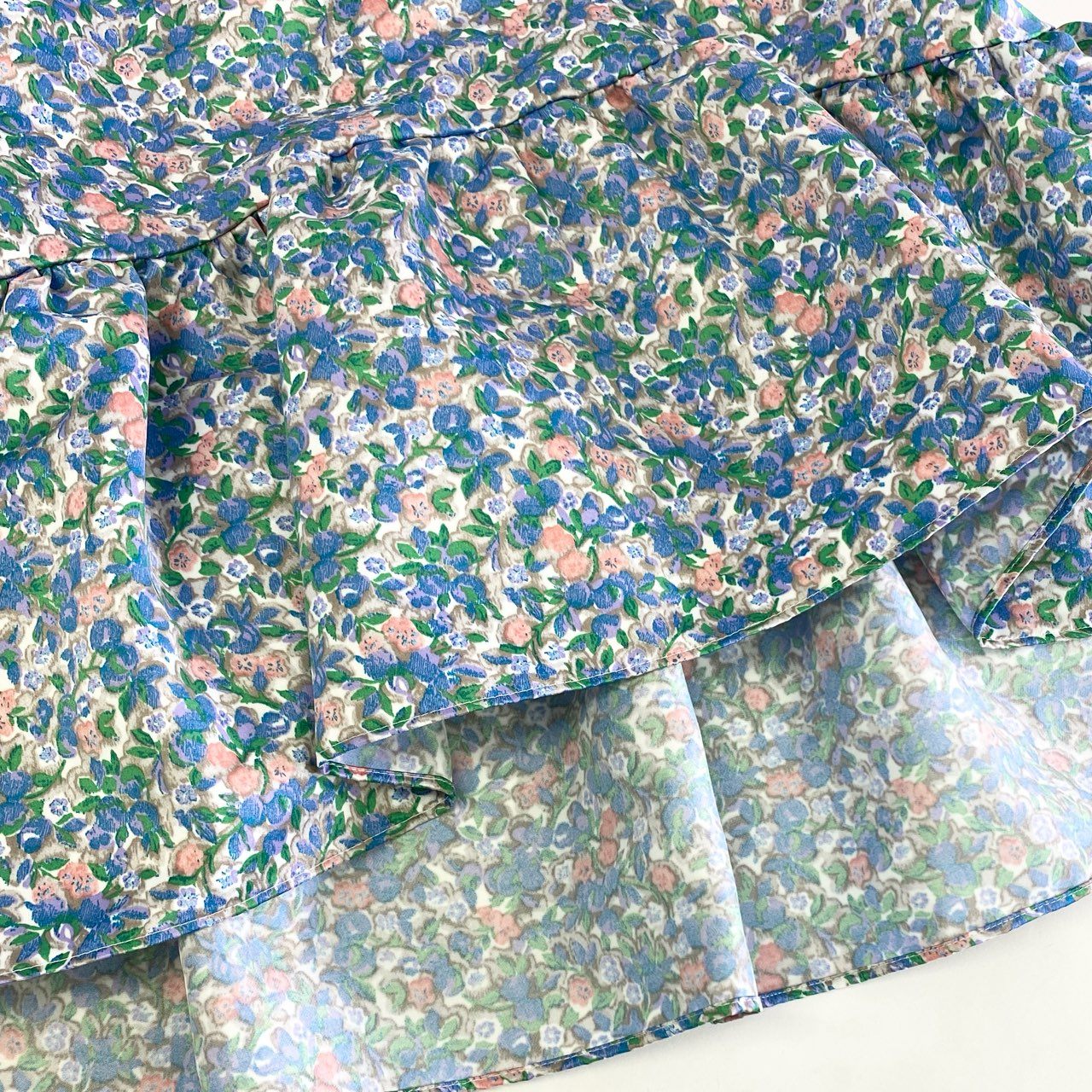 49k8 《タグ付》定価¥26,400 TSURU By MARIKO OIKAWA ツル バイ マリコオイカワ 23SS Matine リボン付 ペプラム F ブルー ノースリーブ チュニック 日本製