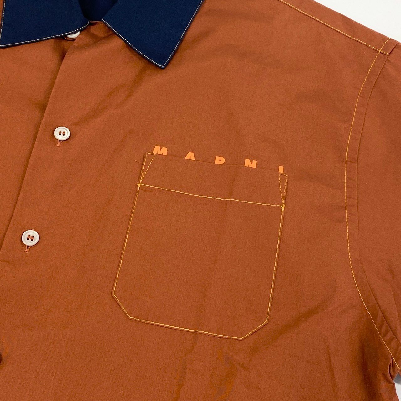 48e12 MARNI マルニ コットンポプリンオープンカラー S/S ロゴシャツ 半袖シャツ ボックスシルエット CUMU0213P2 46 テラコッタ ブラウン系