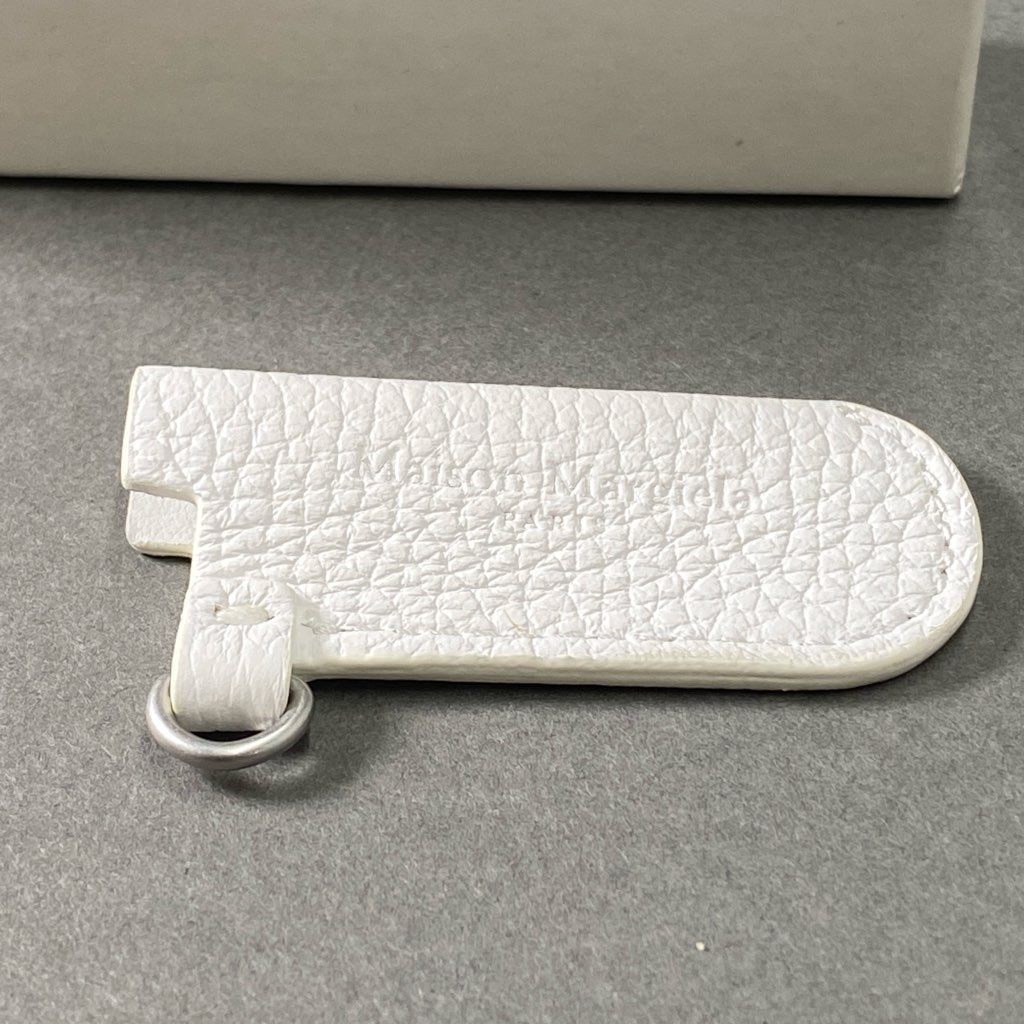 17f23 《美品》 Maison Margiela メゾン マルジェラ Leather Lighter Case Keychain ライターケース S35VT0074 ホワイト レザー 喫煙具